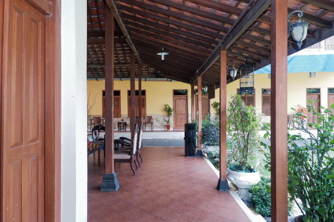 Oyo 405 Wisma Yosoputro Tanjungtirto Extérieur photo