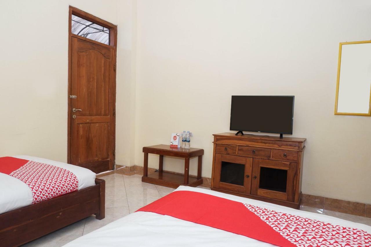 Oyo 405 Wisma Yosoputro Tanjungtirto Extérieur photo
