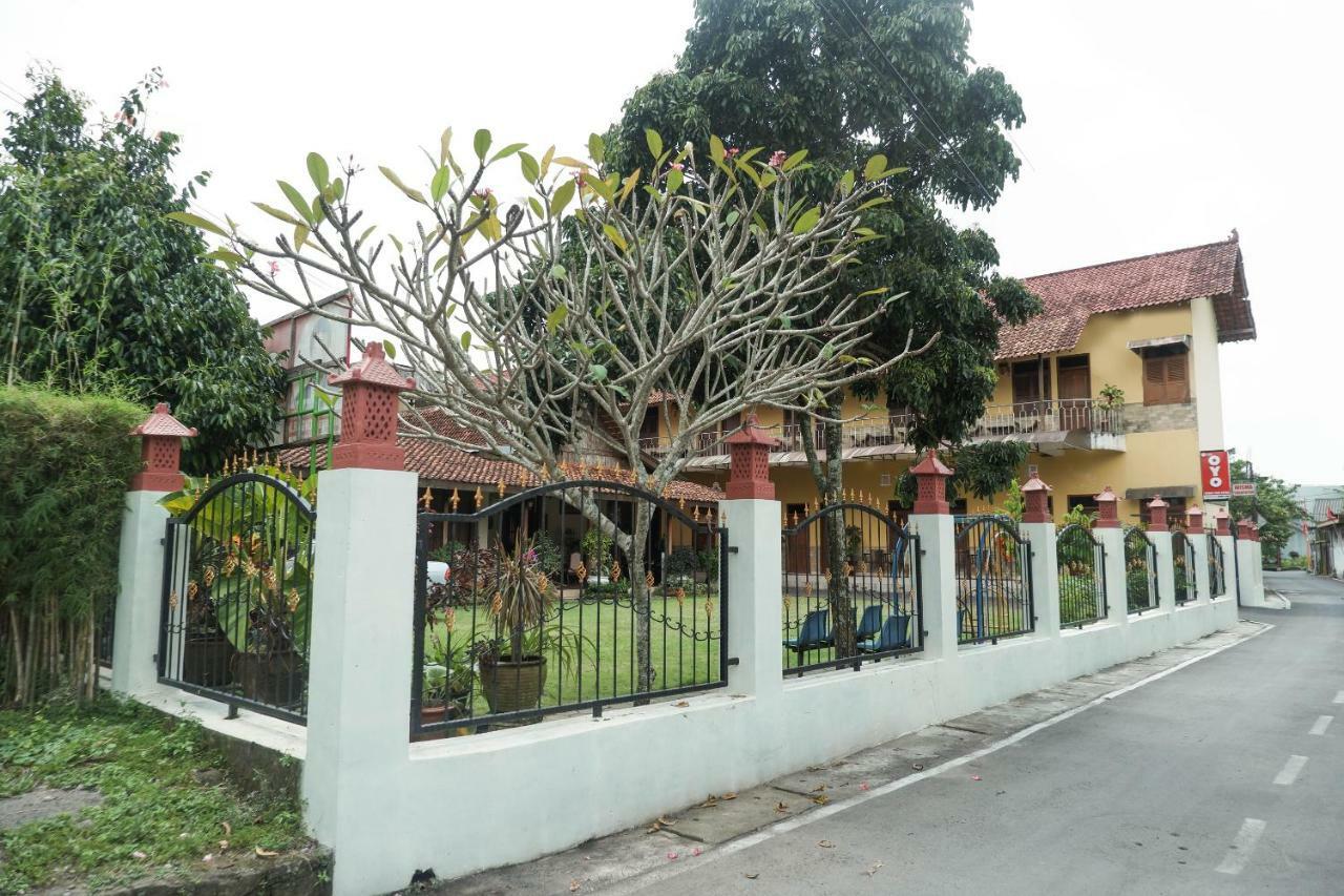 Oyo 405 Wisma Yosoputro Tanjungtirto Extérieur photo