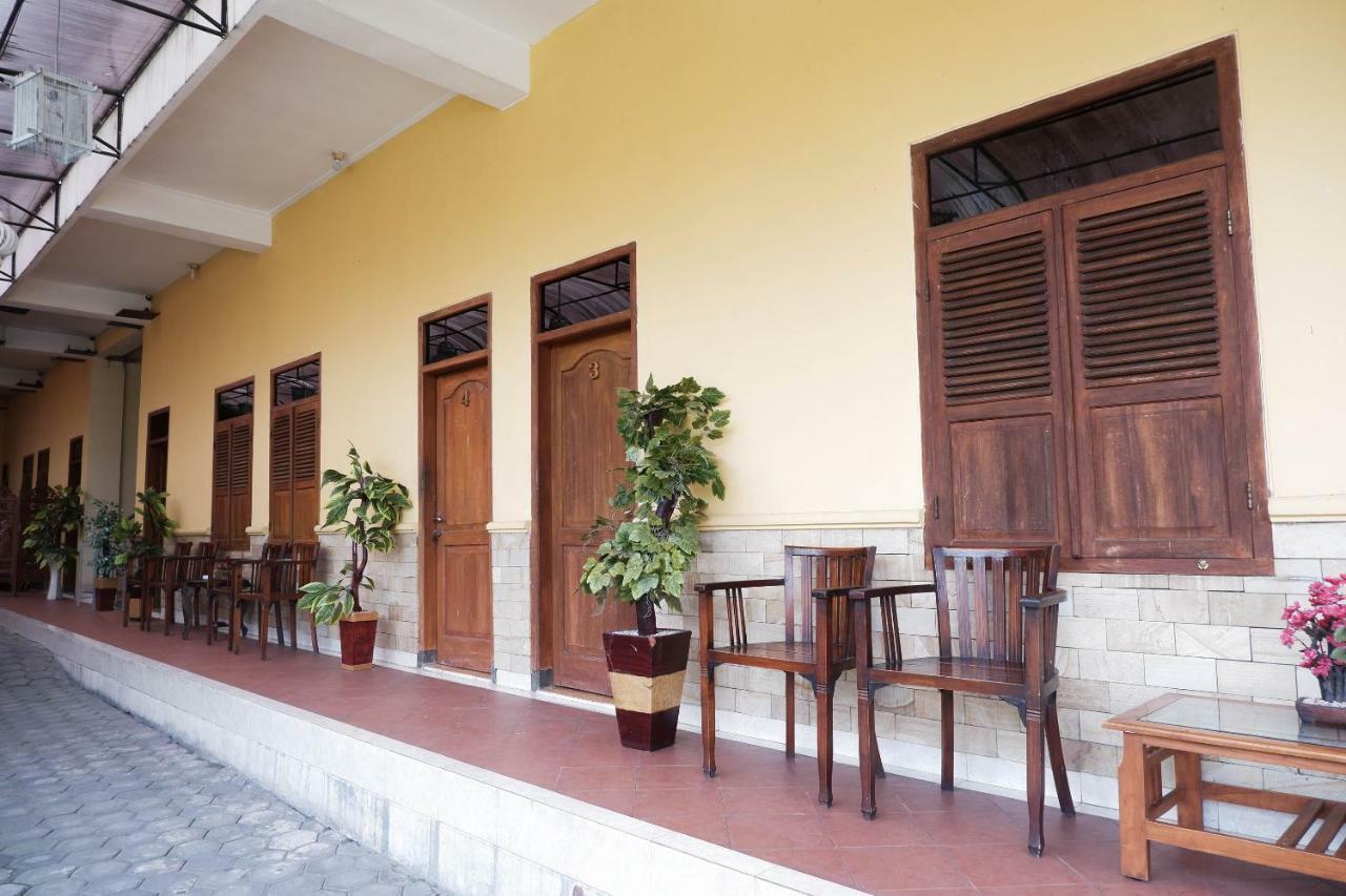 Oyo 405 Wisma Yosoputro Tanjungtirto Extérieur photo